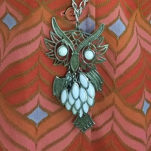 🍄 Vintage Beaded Owl Necklace Silver White